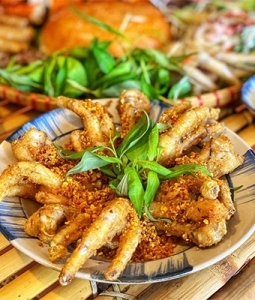Chân Gà Xốc Muối, Chân Gà Phá Lấu