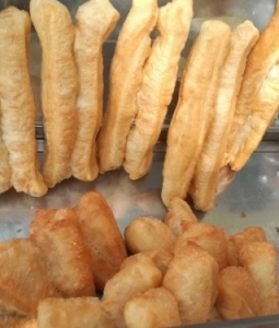Bánh Tiêu Chú Dũng - Xe Bánh Tiêu 30 năm tuổi giữa lòng Sài Gòn