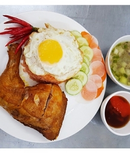 Quán Cơm Gà Xối Mỡ Ngon Quận 12