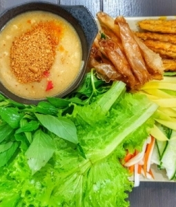 Quán Nem Nướng Bún Thịt Nướng Bánh Canh Chả Cá Ngon Quận 1