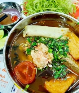 Quán Bún Riêu Canh Bún Cua Ốc Chả Ngon Quận 8