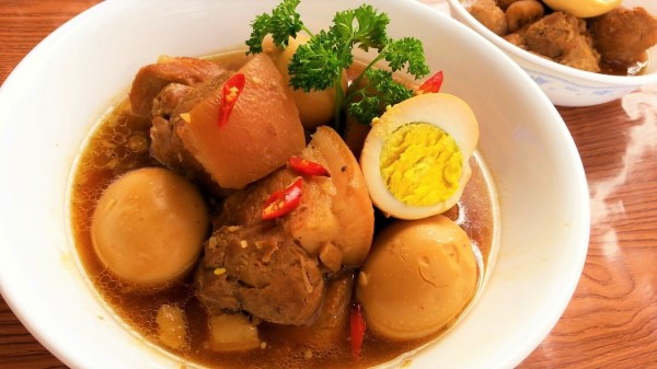 Quán ăn, ẩm thực: Ẩm Thực Miền Trung, Cơm Trưa Văn Phòng Tân Bìn 3%20(Custom)(1)